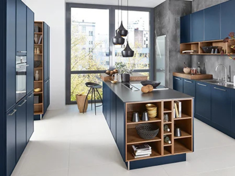 Холна маса Клок