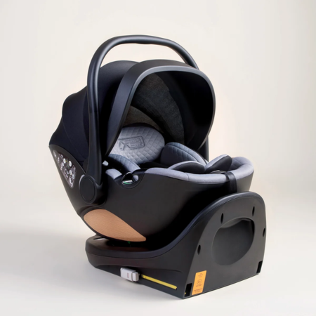 Mountain Buggy nest i-size car seat and rotating base