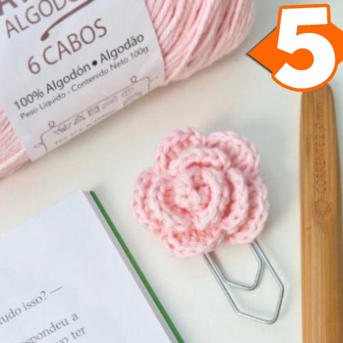 Receita Rosa de Crochê com Clipe com o Fio Natural Algodón 6 Cabos
