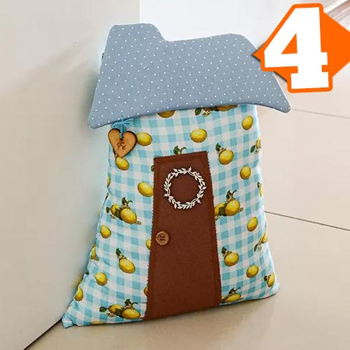 Receita Peso de Porta Casinha: Um Charme de Patchwork para  sua Casa