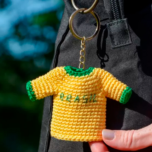 Receita Chaveiro Camisa de Futebol de Crochê com Fio Amigurumi Slim