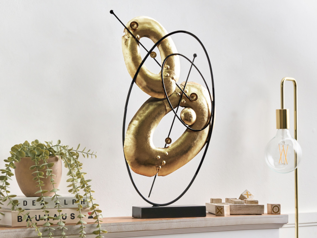 Díszek és szobrocskák