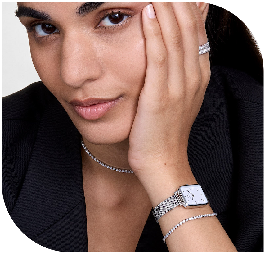 Daniel Wellington jewellery on model