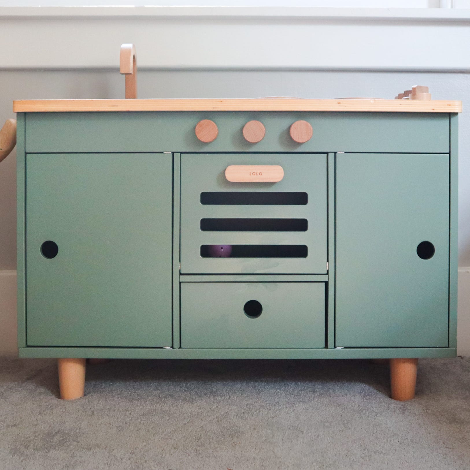 These Kid-Approved Play Kitchens Will Even Impress At-Home Chefs