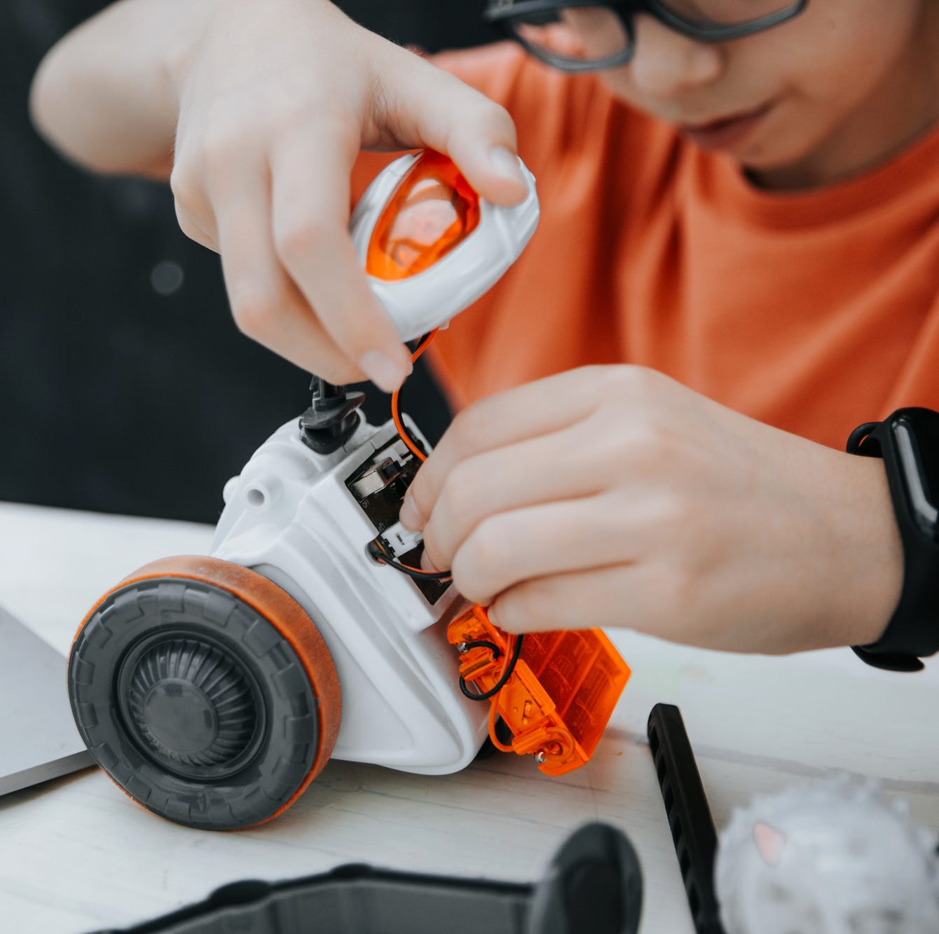 Your 10-Year-Old Boy Won’t Get Bored With These Awesome Gifts 