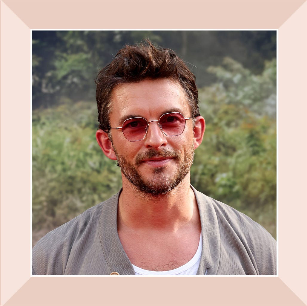 Jonathan Bailey, AKA People Magazine's Sexiest Man Alive, Loves These Slutty Glasses