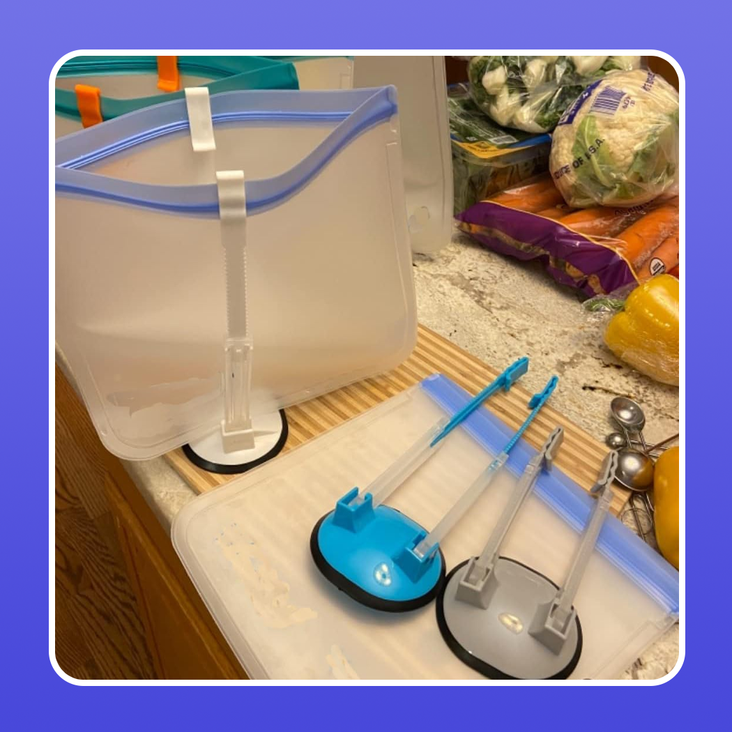 Spill-Free Storage with This Bag Holder? Yes, Please!