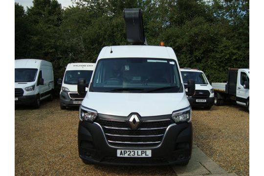 Renault Master 35 medium wheel base diesel manual…