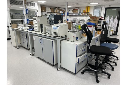 Lab workbench to include 4 x mobile tables, 3…