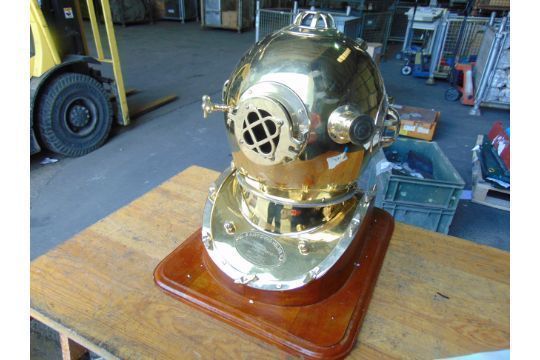 FULL SIZE US NAVY MKV BRASS DIVERS HELMET ON WOODEN…