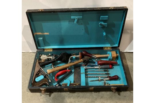 A joiners tool box (33cm x 67cm x 10cm) and assorted…