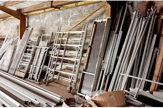 Quantity of scaffolding to mezzanine floor