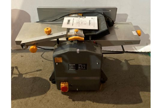 A Titan 1500w jointer planer (240v) model: TTBS79PLN…