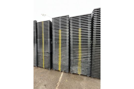 40 HD & PP Unused Plastic Pallets, each pallet…