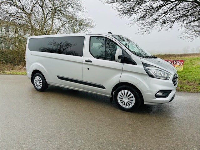 FORD TRANSIT CUSTOM 2.0 TDCI '130' 9 SEATER MPV…