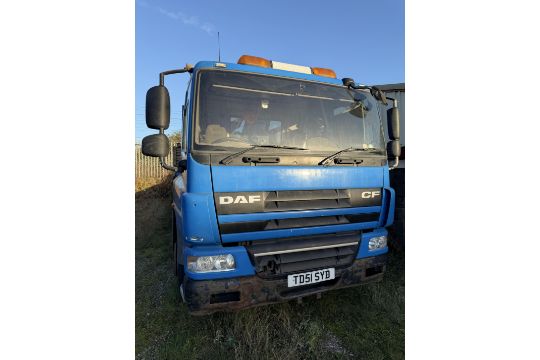 2011 - DAF CF 75.310 Extended Flat Bed with Hiab 144…