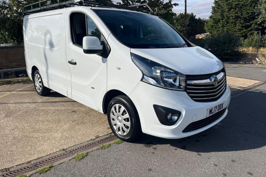 VAUXHALL VIVARO 2700 CDTI *SPORTIVE EDITION* 17…