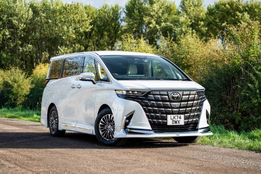 2024 Toyota Alphard Executive Lounge ***NO RESERVE***…