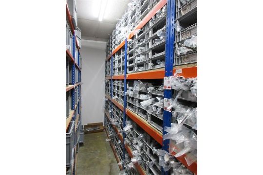 Contents of 3 bays to include various universal…