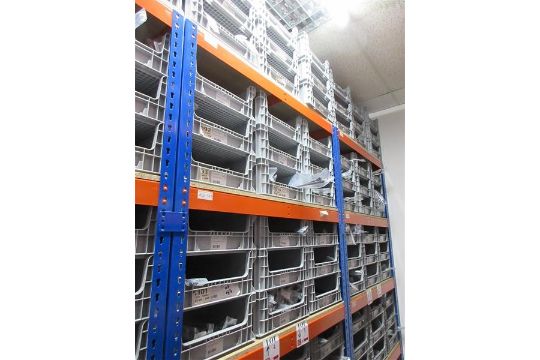 Twenty seven boxes of tailgate boot gas struts…