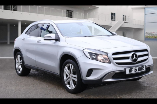 MERCEDES-BENZ GLA 200d *SPORT EDITION* AUTO S/S…