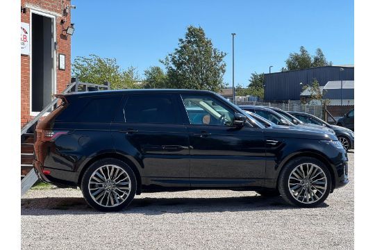 Range Rover Sport *Hse Edition* Automatic - 18…