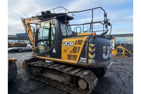 JCB JS130 EXCAVATOR C/W GRADING BUCKET - DIRECT…