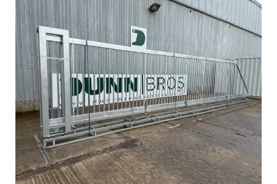Unused Galvanised 30Ft x 6Ft 4' Electric Sliding…