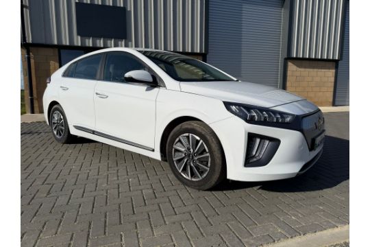 HYUNDAI IQNIQ *100KW Premium Edition* Automatic…