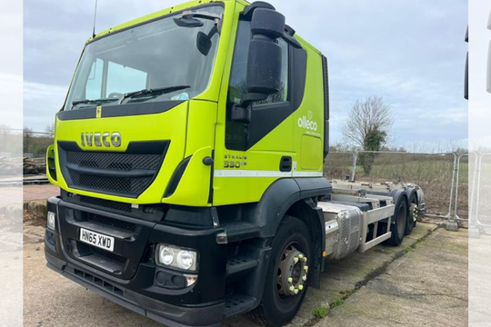 IVECO STRALIS 6X2 330 AT260S 33Y 2015 65 CAB/CHASSIS…