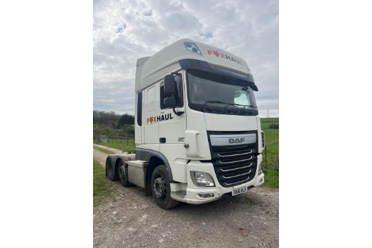 DAF XF510 FTG 6x2 44-tonne articulated tractor…