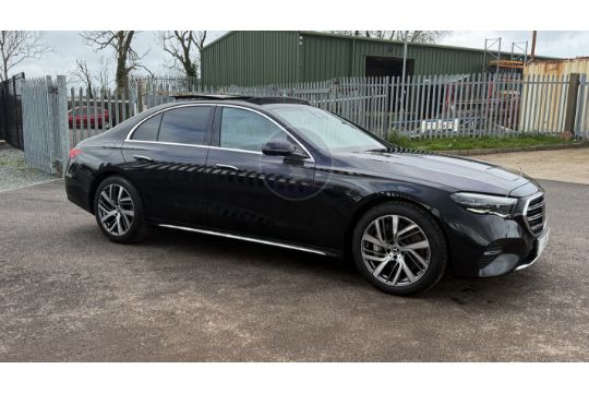 MERCEDES-BENZ E220D 'EXCLUSIVE PREMIUM' (2025…
