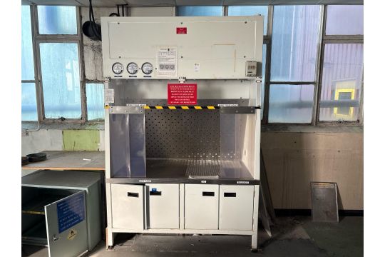 Dust Extraction Booth