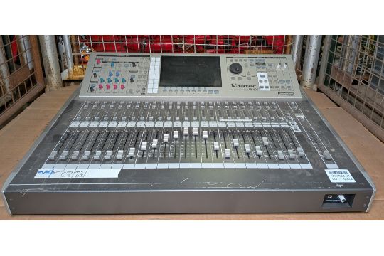 Roland M-400 V-mixer digital live mixing console…