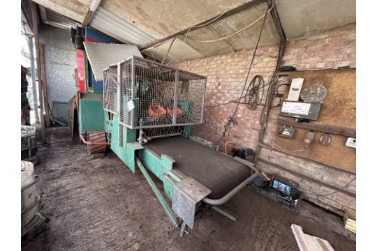 Automatic blocking / potting line comprising