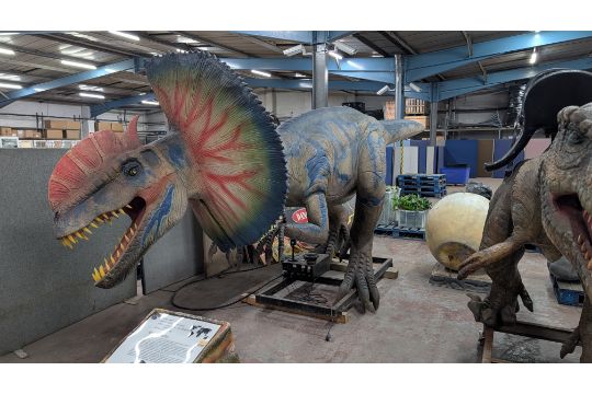 Dilophosaurus Animatronic Robot on Metal Frame,…