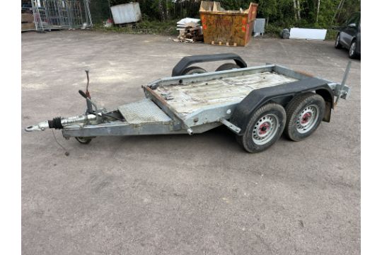 Twin axle flat trailer (Tow hitch needs attention)…