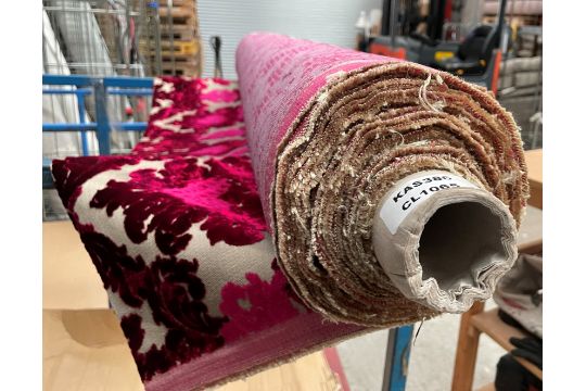 1 x 12-15 Metre Roll Of Luxurious Velvet Upholstery…