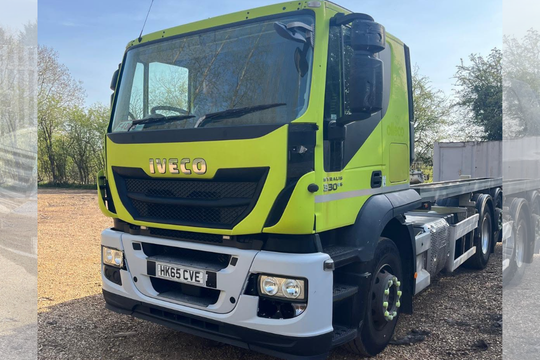 IVECO STRALIS 6X2 330 AT260S 33Y 2015 65 CAB/CHASSIS…