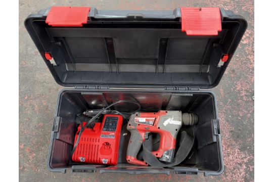 Milwaukee M12 CH 12v hammer drill c/w charger & battery…
