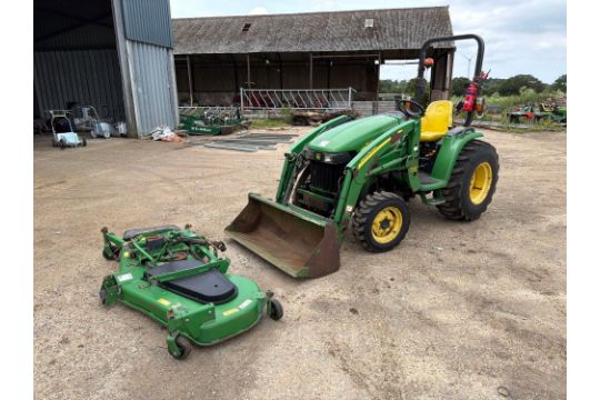 John Deere 3520 e/Hydro compact utility tractor…