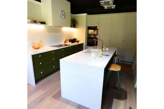 Fitted Shaker Layon - Pea, Putty Kitchen Display (3,100mm…
