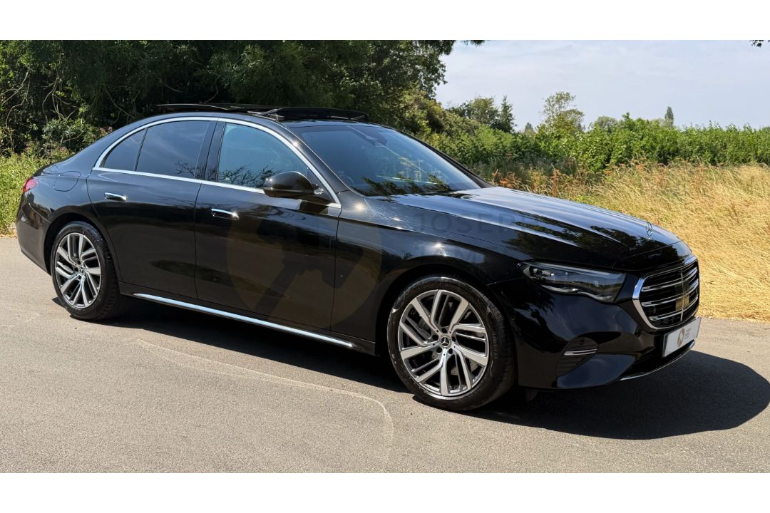 Mercedes-benz E220d *exclusive Premium* 4…