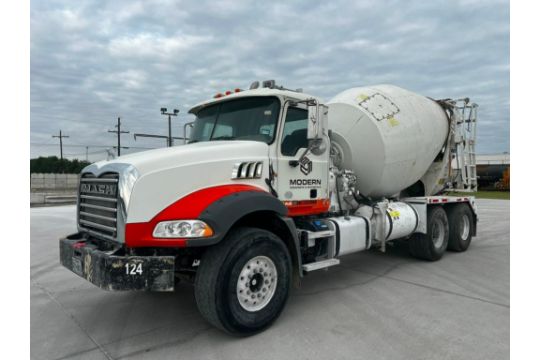 2016 Mack GU813 6X4 Concrete Mixer Truck