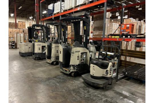 CROWN Electric Reach Trucks, Order Pickers, Dock Stockers,…