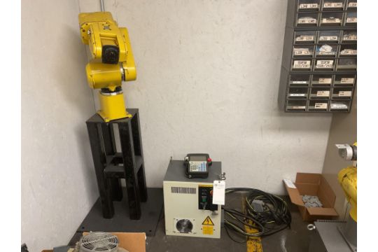 FANUC LR MATE 200iB W/CONTROLS AND TRAINING PENDANT