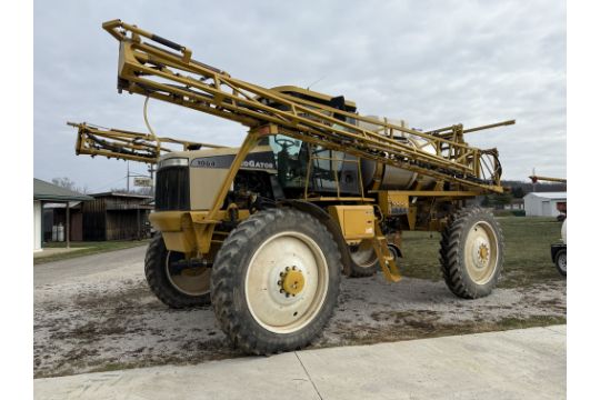 1064 Rogator Sprayer