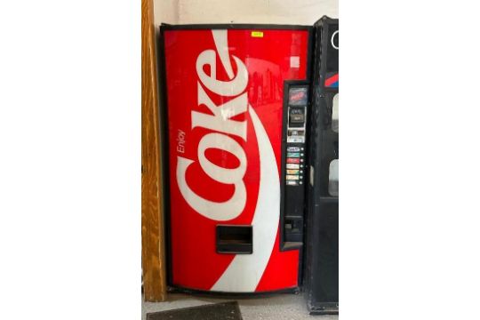 BEVERAGE VENDING MACHINE