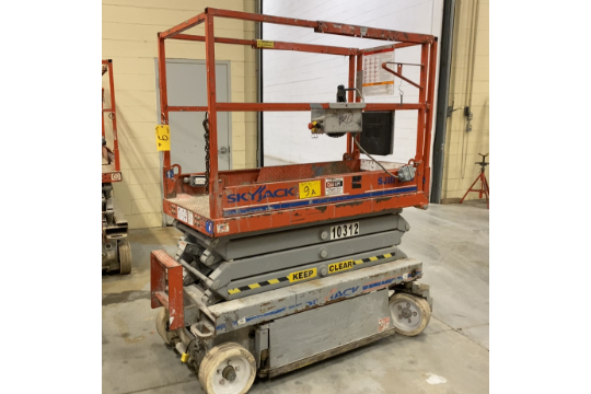 SKYJACK SJIII 3219 ELECTRIC SCISSOR LIFT