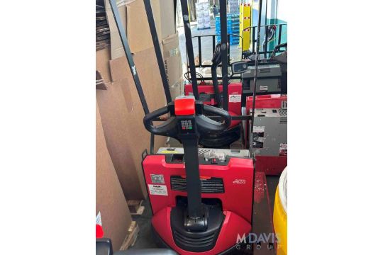 RAYMOND 4,500 LBS. ELECTRIC PALLET JACK